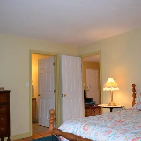 Auberge Wild Rose Inn Moncton Exterior photo