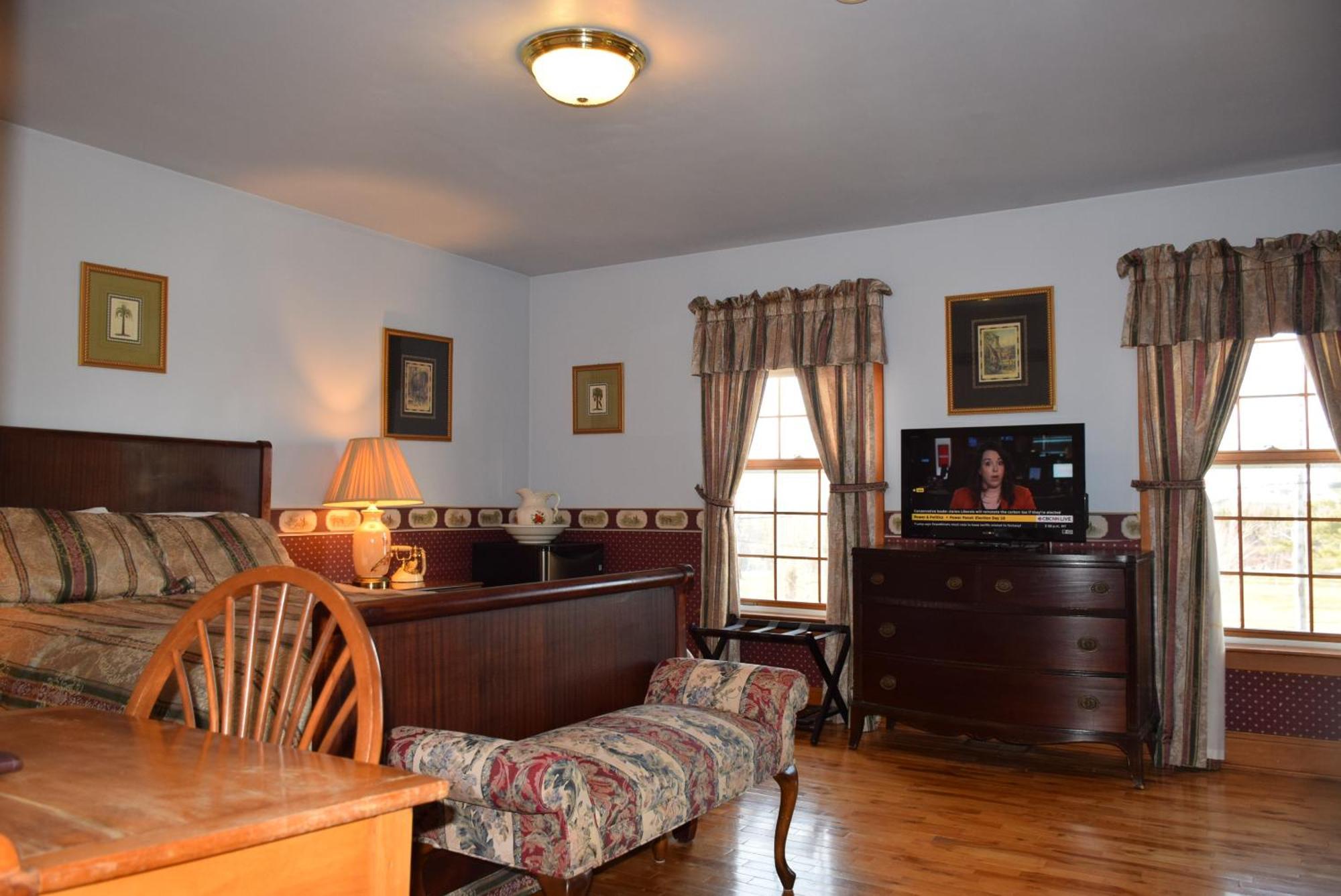 Wild Rose Hotel