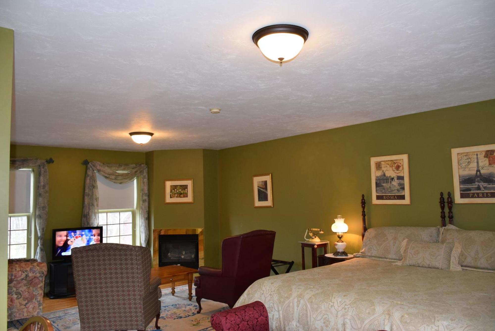 Wild Rose Hotel